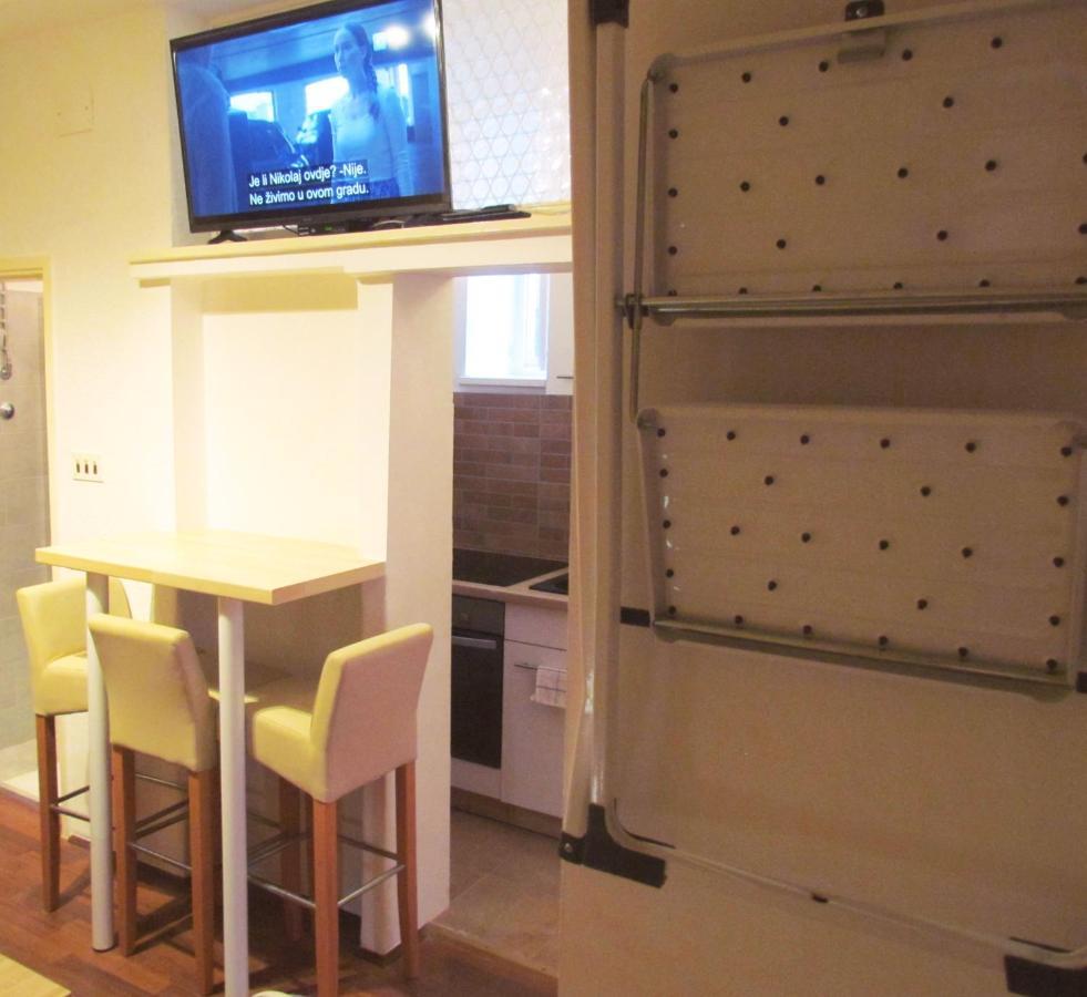 Center Studio Apartment Pula Eksteriør billede